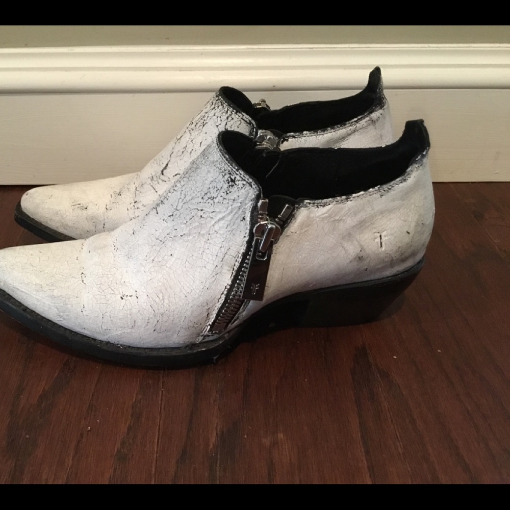 Frye white distressed cowboy shoe boots 9-9.5